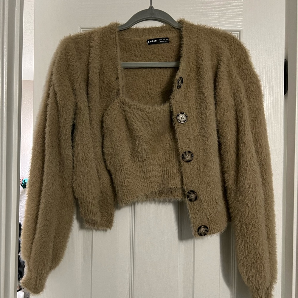 Top/Cardigan Set